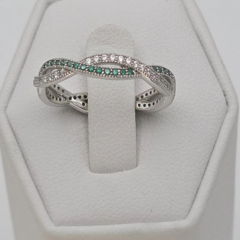 Vtg 925 Sterling‎ Silver Ring Criss-Cross Green Crystal Cubic Zirconia Size 7.25